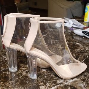 💜💜Clear and nude heels💜💜